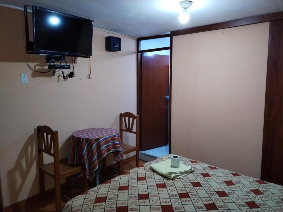 Hostal Turistico El Cajamarquez Лима Экстерьер фото
