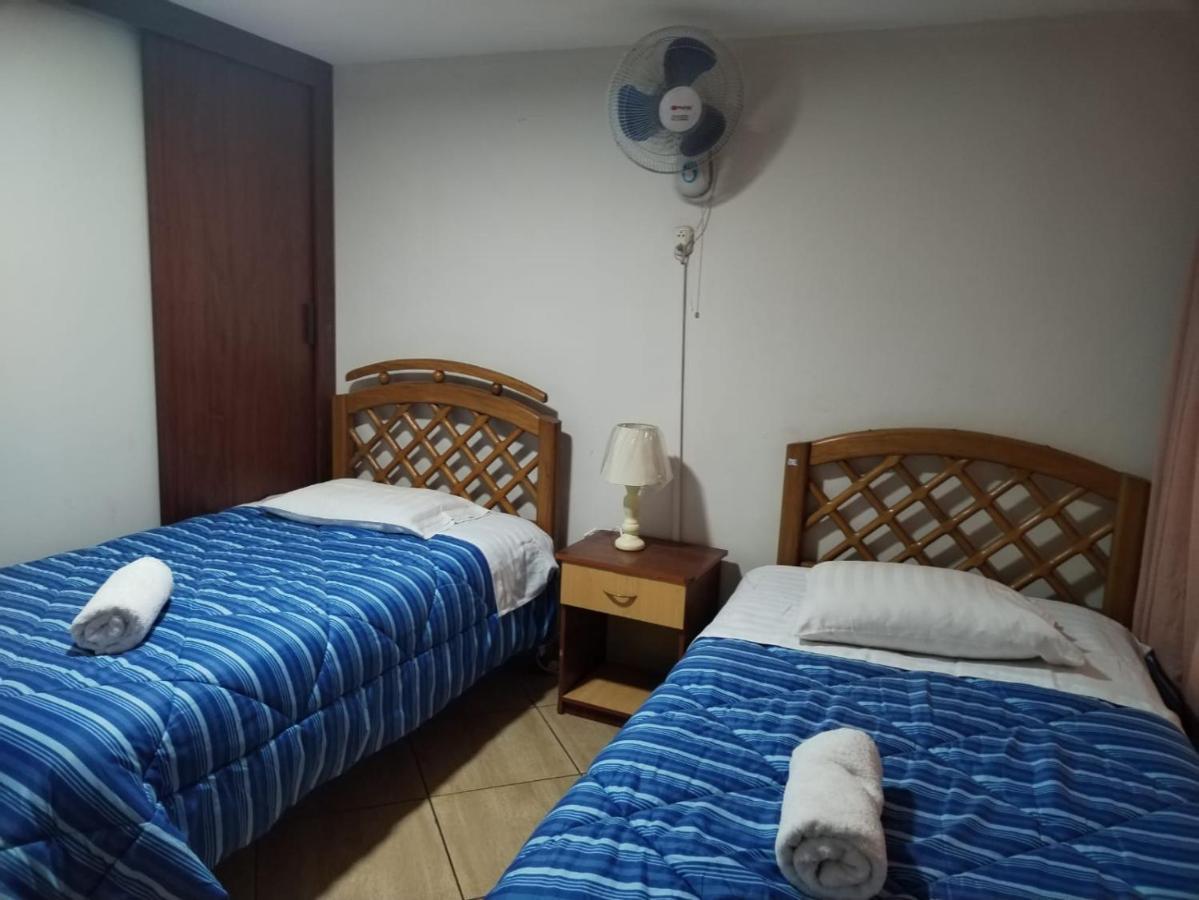 Hostal Turistico El Cajamarquez Лима Экстерьер фото