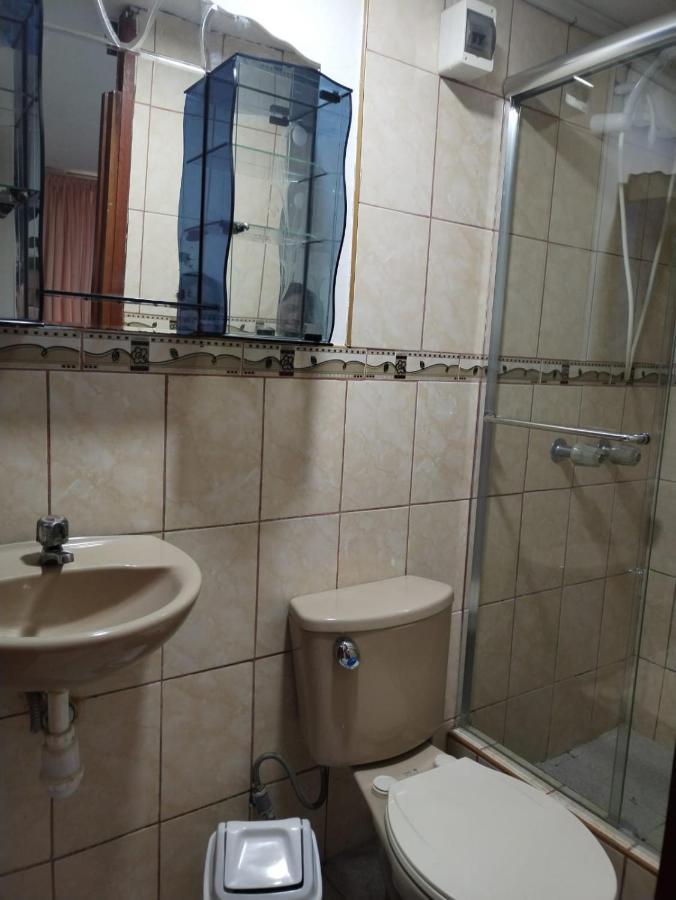 Hostal Turistico El Cajamarquez Лима Экстерьер фото
