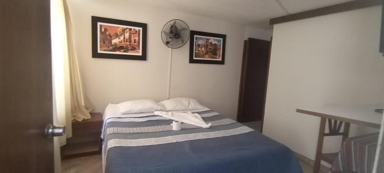Hostal Turistico El Cajamarquez Лима Экстерьер фото