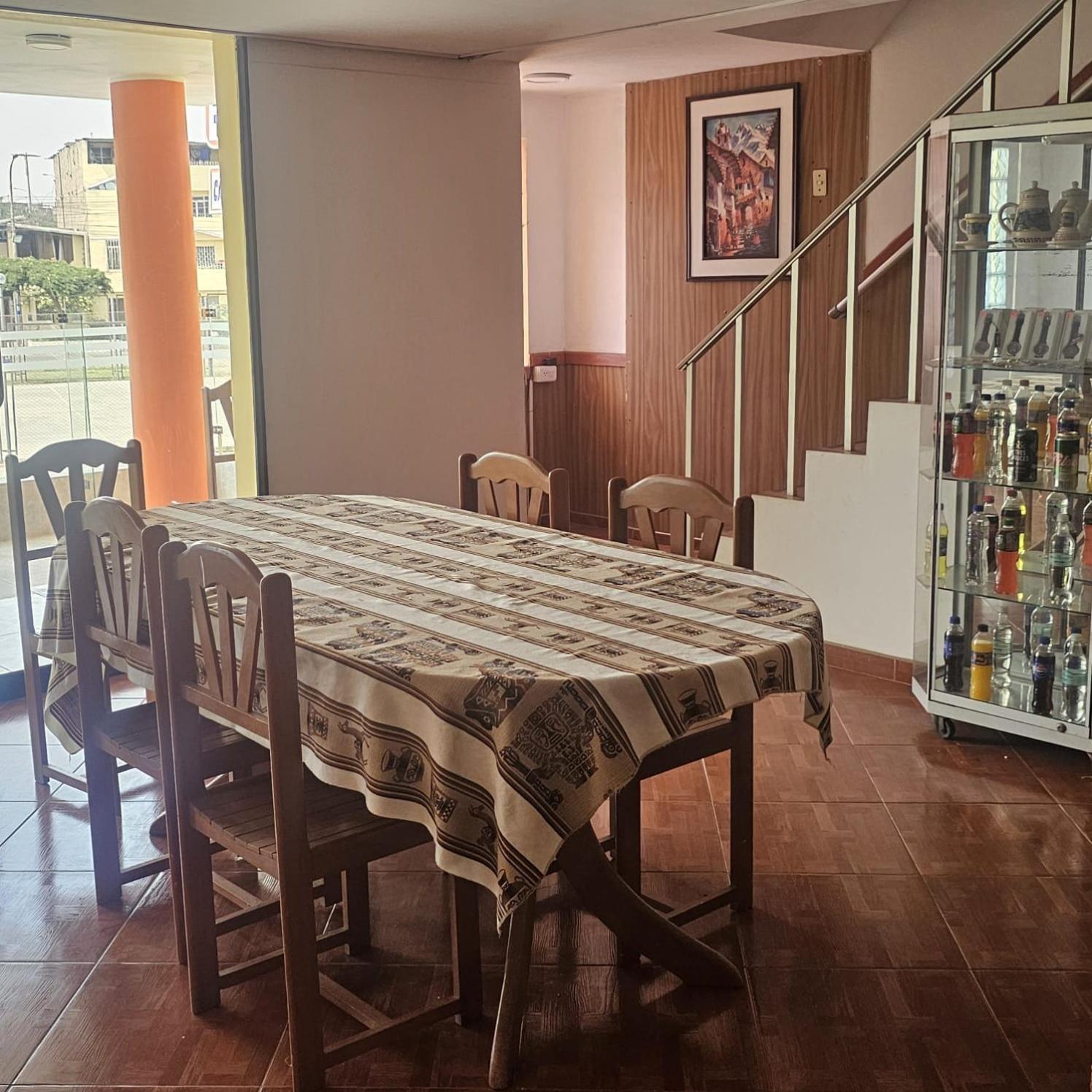Hostal Turistico El Cajamarquez Лима Экстерьер фото
